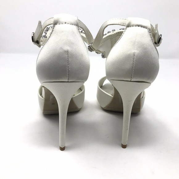 NWOB Wonder Jenny Packham Crystal T-Strap Sandals - Picture 4 of 9